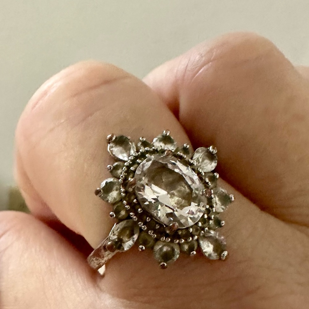 Beautiful White Topaz And White Gold Ring - Picture 2 of 4
